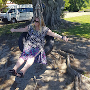 Profile Picture of Alysha Thomas (@shesfarfromtheusual) on Youtube