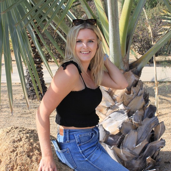 Profile Picture of Natalie Plackowski (@noseynaty) on Poshmark