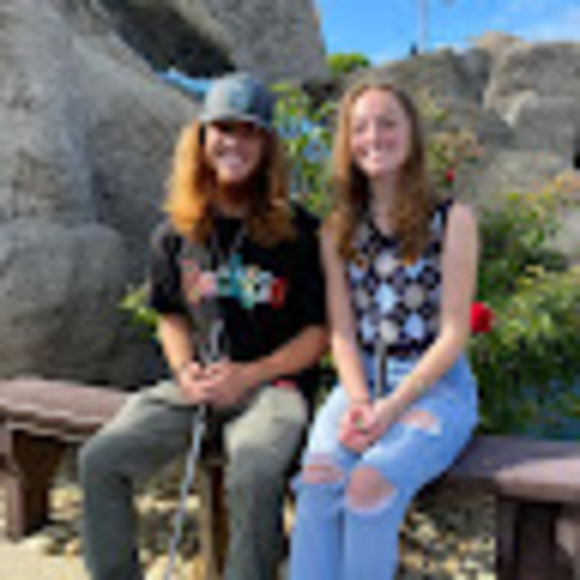 Profile Picture of Shelby Pearrell (@pearrellshelby) on Poshmark