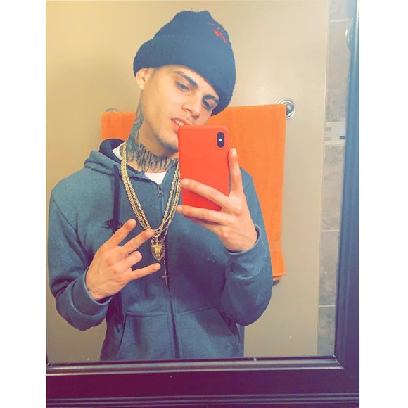 Profile Picture of Menor Menor (@anluis_omar) on Poshmark