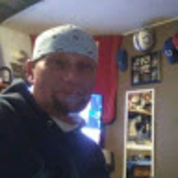 Profile Picture of Steven Keller (@stephank973) on Poshmark