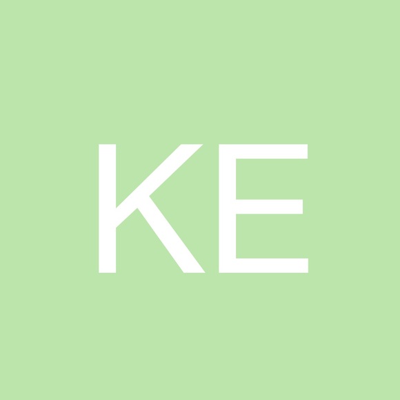 Profile Picture of Kelly Engbersen (@kengbersen) on Poshmark