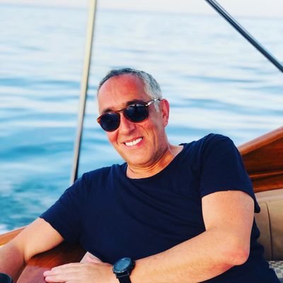 Profile Picture of James (@Tarah34254295) on Twitter