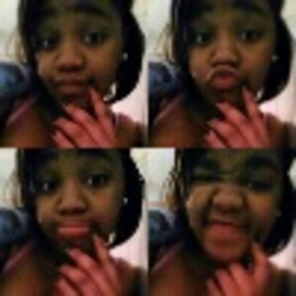 Profile Picture of Normyri Trosclair (@queenkaay__) on Poshmark