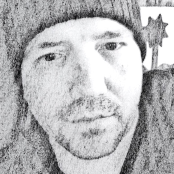 Profile Picture of Chris Garrido (@cfgarrido) on Poshmark