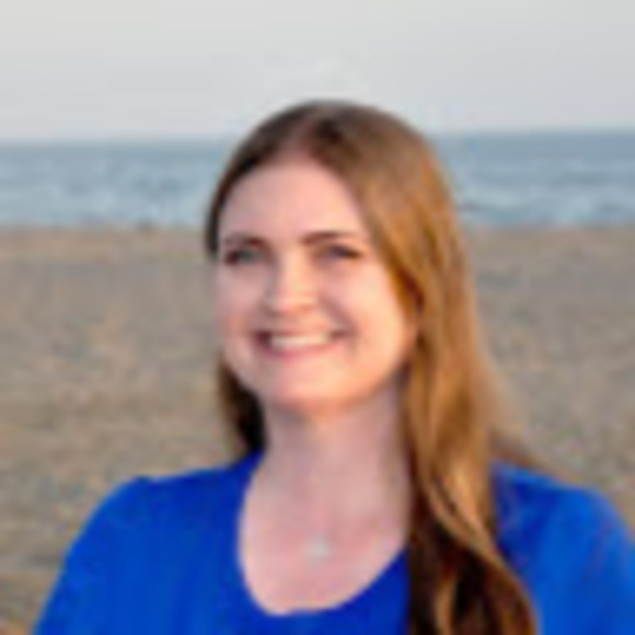 Profile Picture of Jennifer Mattson (@jennjojo) on Poshmark