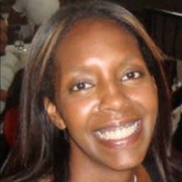 Profile Picture of Paula Lansing (@paula1lansing) on Poshmark
