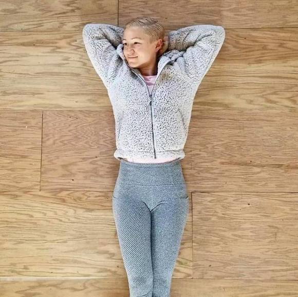 Profile Picture of Lisa Peacepistol (@easydoesit2383) on Poshmark