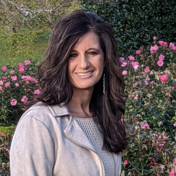 Profile Picture of Tonya Hamby (@hambyt1872) on Poshmark