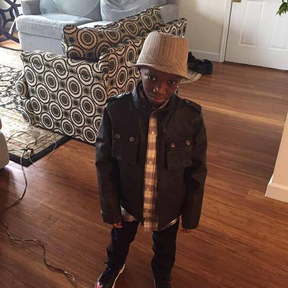 Profile Picture of Amnon Tamam (@amnon5555) on Poshmark