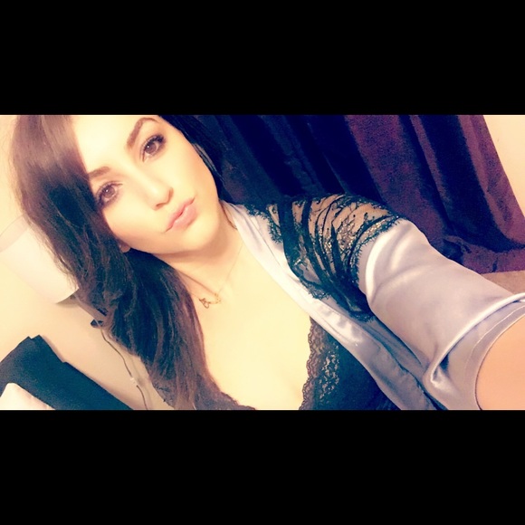 Profile Picture of Raja Mouatassim (@raja1991) on Poshmark