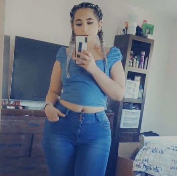 Eliza Berganza - Poshmark Profile Picture of Eliza Berganza (@elizaberganza) on Poshmark