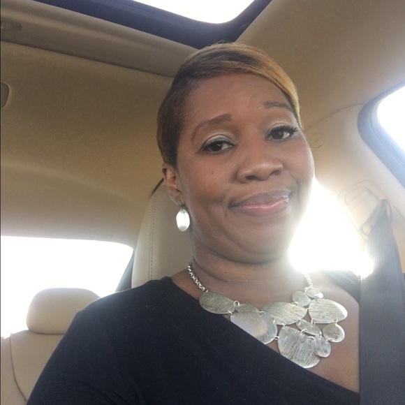 Profile Picture of Chandrea Dock (@hisqueen01) on Poshmark