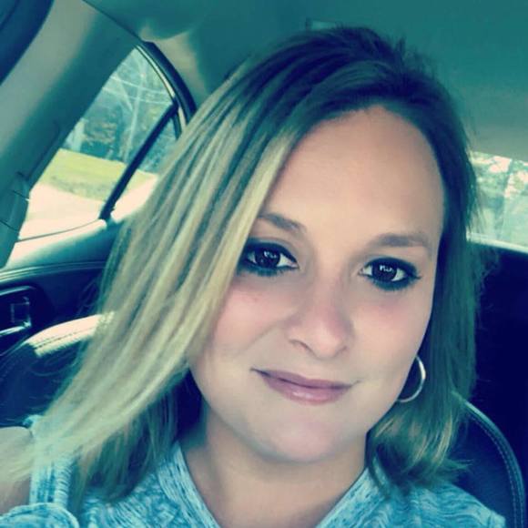 Profile Picture of Erika Hughes (@erikanhughes) on Poshmark