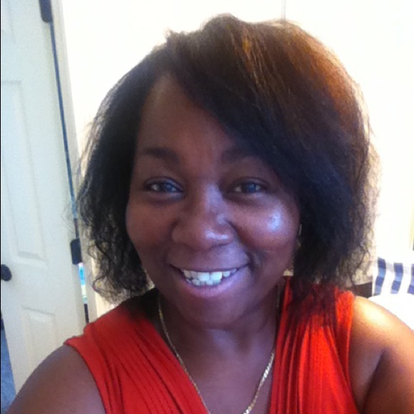 Profile Picture of Alecia Mckay (@lecialuv1018) on Poshmark
