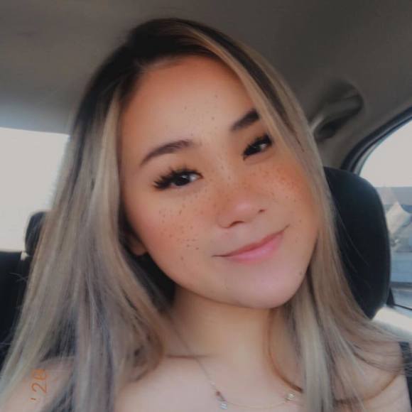 Profile Picture of Kim Lam (@kkkimmyyyyy) on Poshmark