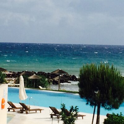 Profile Picture of Anne Heaton (@anneb337) on Twitter
