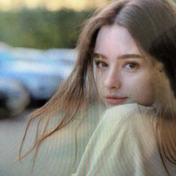 Profile Picture of Jesse Grey (@amayaware496) on Poshmark