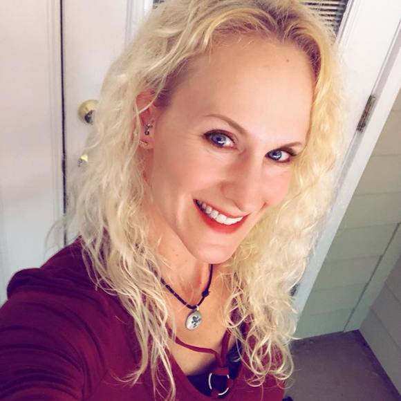 Profile Picture of Chris St louis (@chrisp369) on Poshmark