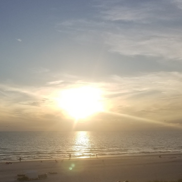 Profile Picture of Tia Hester (@tiahester) on Poshmark