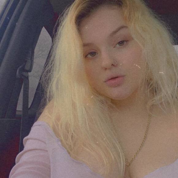 Profile Picture of Kalysta Yale (@kalystayale130) on Poshmark