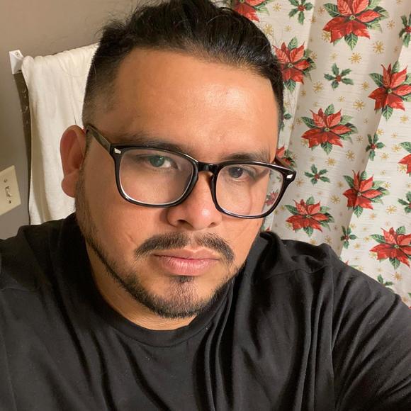 Profile Picture of Julio Farias (@julioon) on Poshmark