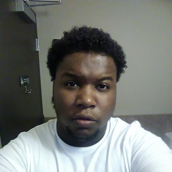 Profile Picture of Tevin Michael (@michaeltolbert8) on Poshmark