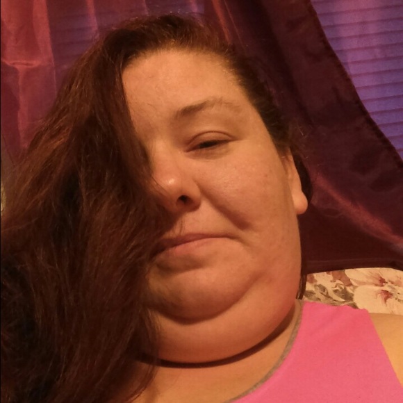 Profile Photo of Brandy Ledford (@natesmoma) on Poshmark