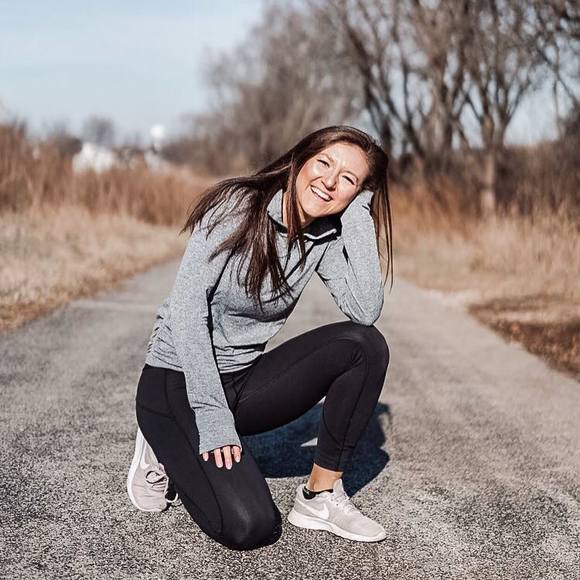 Profile Picture of Jen Pilut (@jenpilot) on Poshmark