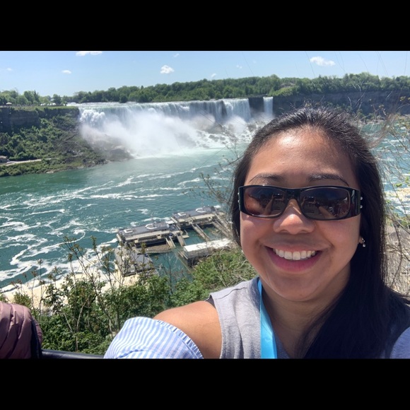 Profile Picture of Maria Arafiles (@izaa18) on Poshmark