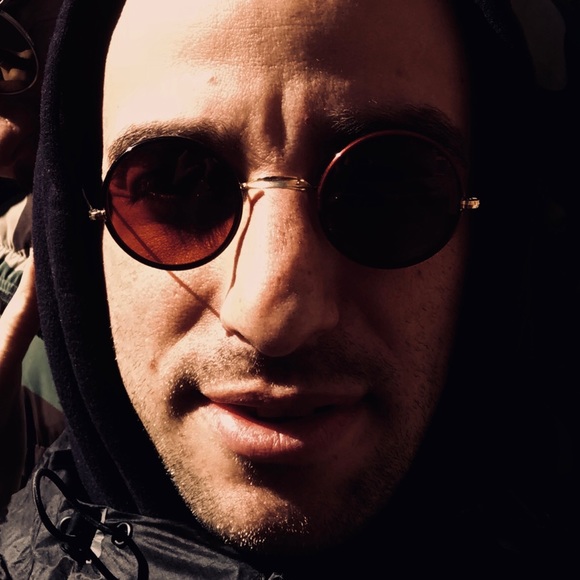 Profile Picture of David Barron (@djbarron) on Poshmark