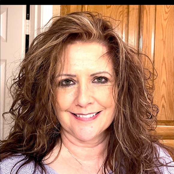 Profile Picture of Nancy Brown (@eugeneethredge) on Poshmark