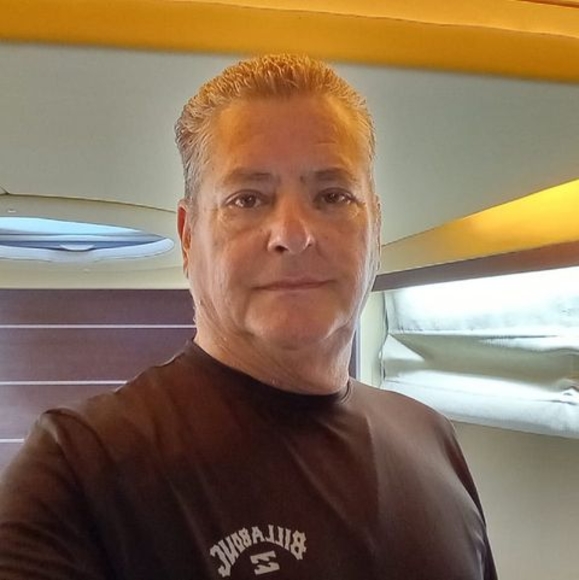 Profile Picture of Sergio Grovas (@sergiogrovas54) on Poshmark