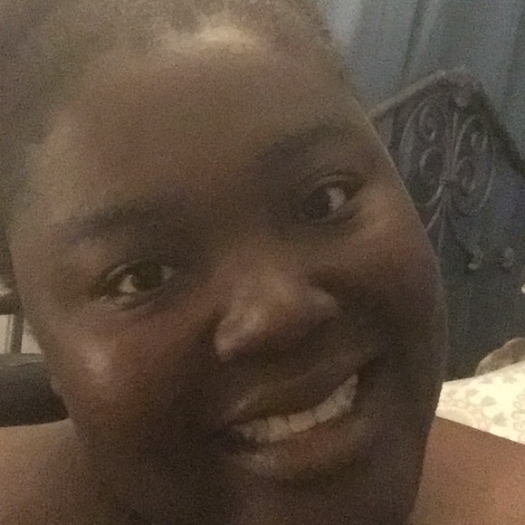 Profile Picture of Lorrie-anne Boxill (@lafromva) on Poshmark