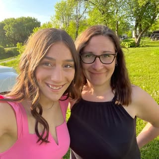 Profile Picture of Elizabeth Hanson (@hansonelizabeth) on Instagram