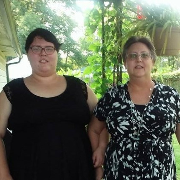 Melanie Grunenberger - Poshmark Profile Picture of Melanie Grunenberger (@mgrunenberger) on Poshmark