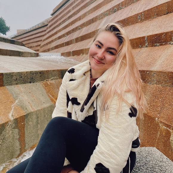 Profile Picture of Natalie Fruend (@natalieb13) on Poshmark