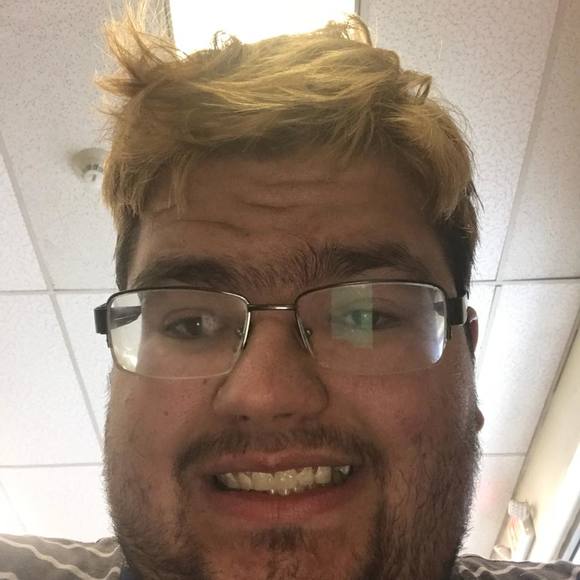 Profile Picture of Chris Curtis (@chriscurtis278) on Poshmark