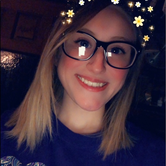 Profile Picture of Marisa Gravett (@marisagravett18) on Poshmark