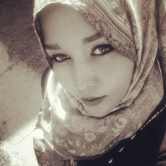 Profile Picture of Amalina Malik (@amaalinnna) on Poshmark