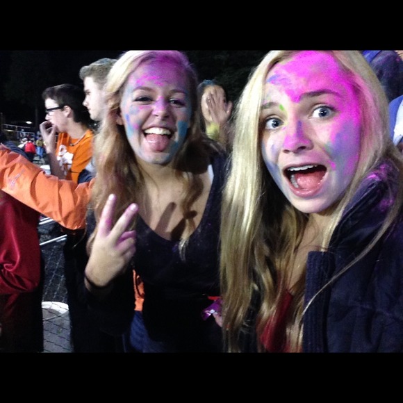 Profile Picture of Savannah Perry (@savannahimbriee) on Poshmark