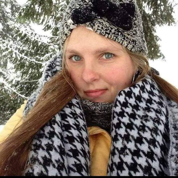 Profile Picture of Pamela Alexander (@palex93) on Poshmark