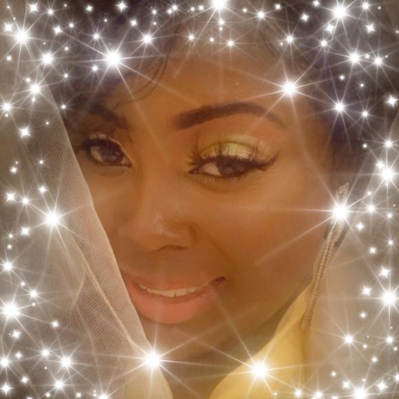 Profile Picture of Lisa Rogers (@blacbeauty1087) on Poshmark