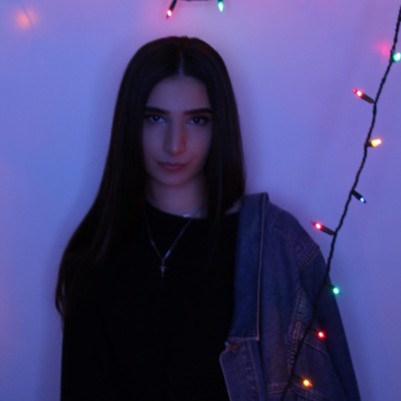 Profile Picture of Roxy Latella (@roxybellax3) on Poshmark