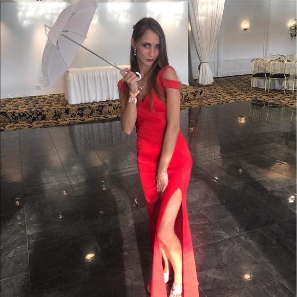 Profile Picture of Diana Lushnikova (@dianarus) on Poshmark