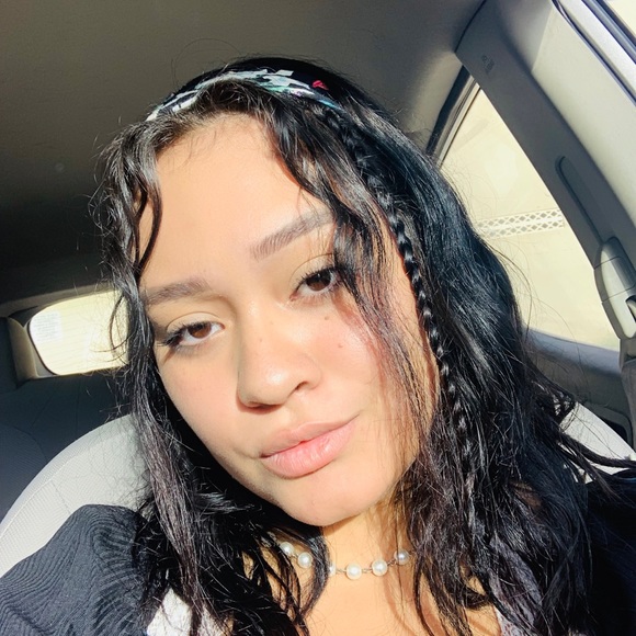 Profile Picture of Adriana Torres (@axtd_xii) on Poshmark