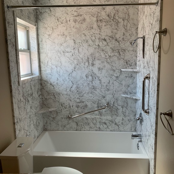 Profile Picture of Joshua Doss (@joshuadoss932) on Poshmark