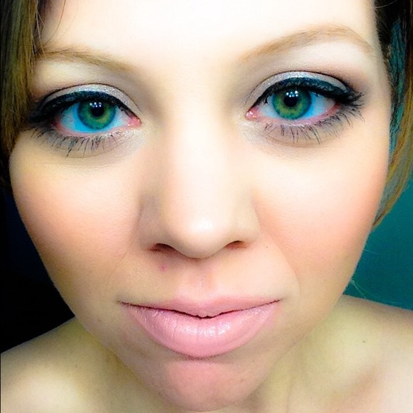 Profile Picture of Stephanie Lorenz (@stephdlorenz) on Poshmark