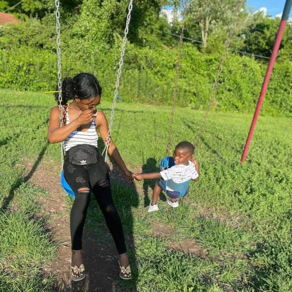 Profile Picture of Brittany Delaney (@love_ivy) on Poshmark