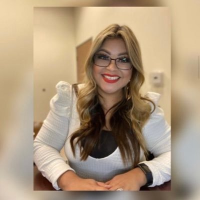 Profile Picture of Maria Lozano (@04angie11) on Twitter